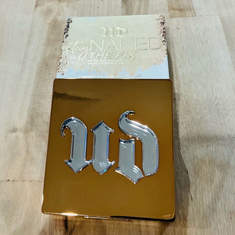 URBAN DECAY stay naked the fix 30NN